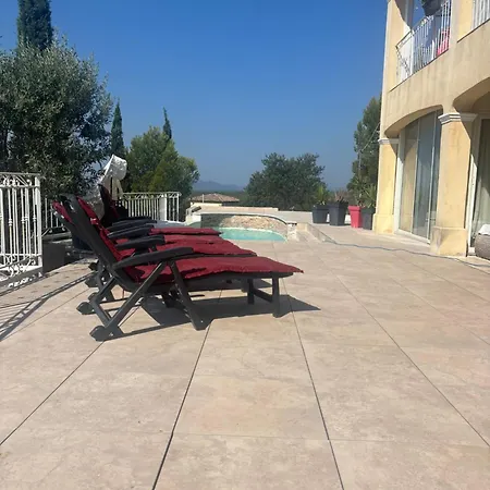 Apartament T2 Rez De Avec Piscines